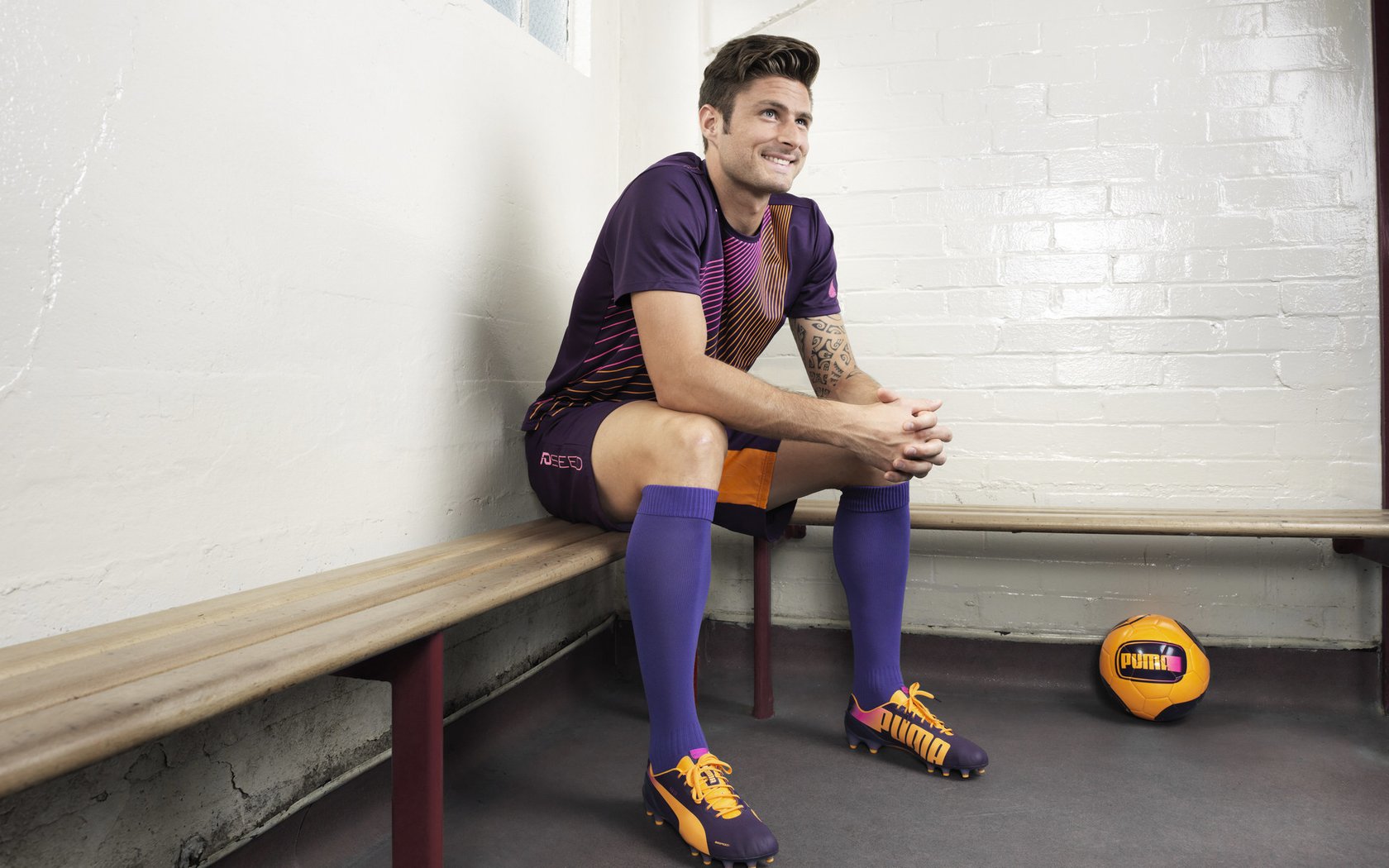 拉恩：凭借惊人的加速能力，成为全黑队外线的最大威胁，拉恩卡在哪