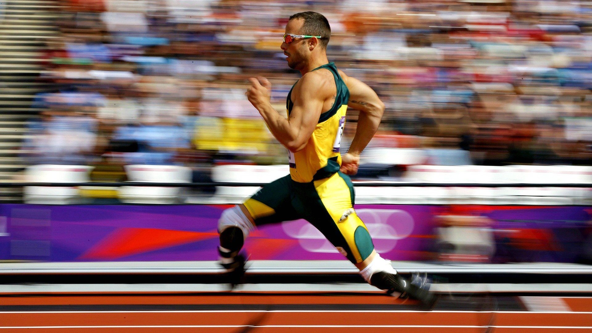 裁判执法尺度保持一致全场控场能力强比赛整体节奏流畅自然，裁判员执法